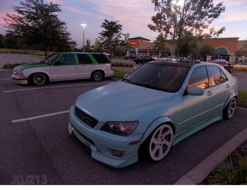 Illustration for article titled Just a few pics from our local car meet last night